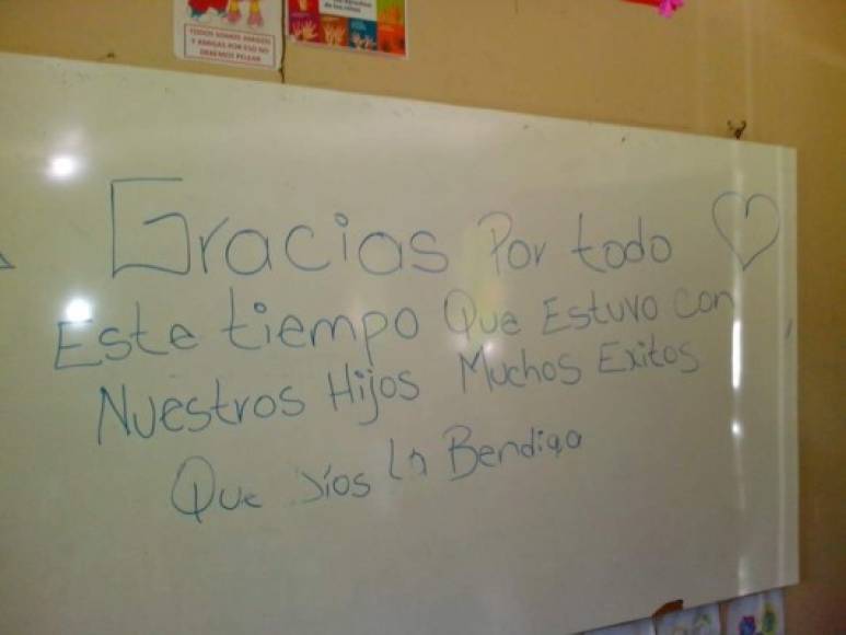 Esta fotografía muestra un afectuoso mensaje dejado por las madres de los alumonos de la docente, en marzo de 2014.