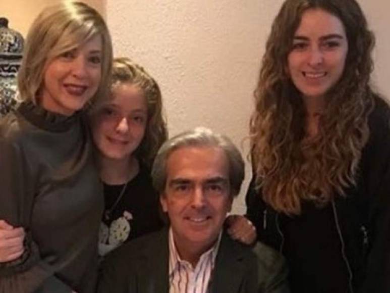 Además, mencionó que Constanza está muy emocionada por la celebración de sus 15 años.<br/><br/>Por otra parte, una persona cercana a la familia afirma que Lorenzo desea quedarse con la tutela de Constaza a quien conoció cuando tenía 6 años, por lo que ya llevan 9 años de relación padre e hija. <br/><br/>