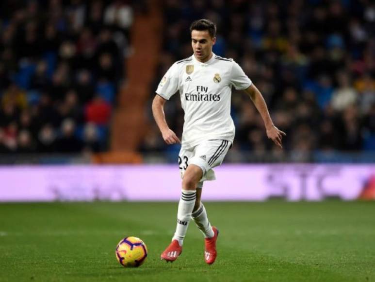 En el lateral izquierdo se adueñaría del puesto Sergio Reguilón, como lo ha hecho en la actualidad bajo el mando de Solari. La venta sería Marcelo, uno de los favoritos de Zidane.