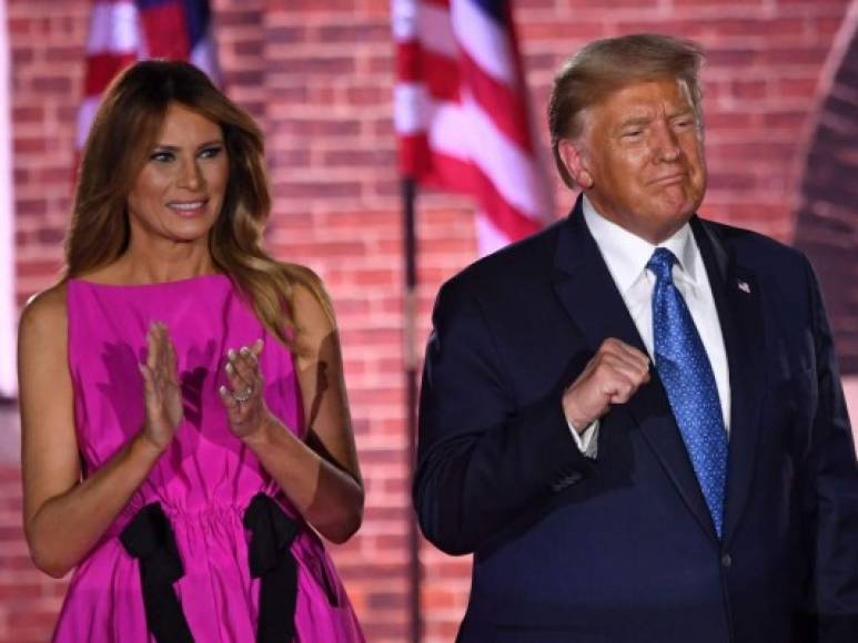 El libro 'Desleal, una memoria' se publicó este martes en Estados Unidos, pero Cohen ya había adelantado varios capítulos a medios estadounidenses. En uno de estos, el abogado afirma que Trump lo envió a reunirse con Melania tras salir a luz el escándalo de la supuesta infidelidad del magnate con la actriz de cine para adultos Stormy Daniels.