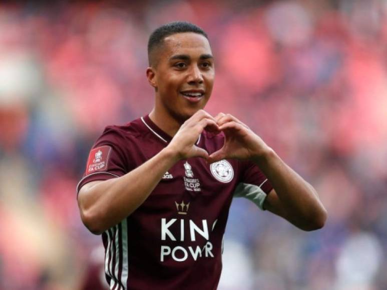 El Liverpool se habría decidido por Youri Tielemans tras la posible llegada de Saúl Ñíguez al Barcelona. Informa el diario 'Voetbal24' que el centrocampista internacional belga sería el escogido para reforzar la medular red. El futbolista pertenece al Leicester City, club con el que tendría que ponerse de acuerdo si quisiera finalmente hacerse con sus servicios.