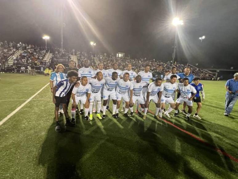 La Selección de Honduras contó con la mayoría de sus figuras como Amado Guevara, Pavón, Tyson, Flaco Pineda, Alex Pineda, Caballero, Sabillón y Boniek García.