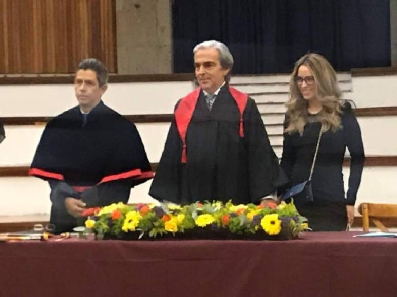 El pasado martes Lorenzo Lazo recibió el grado de Doctor Honoris Causa por el Instituto Interamericano de Investigación y Docencia en Derechos Humanos, y estuvo acompañado por sus dos hijas, Lorena Lazo y Constanza Creel González.