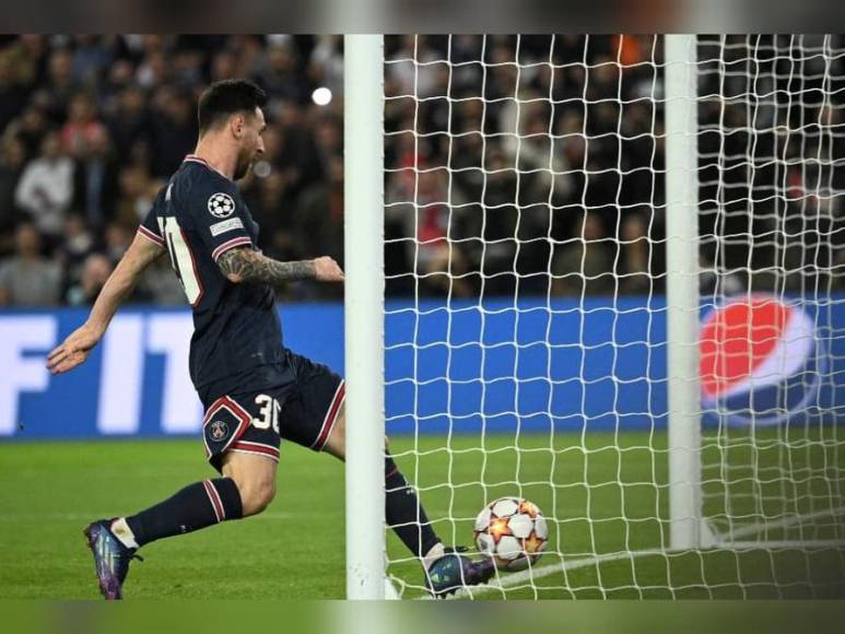 Lionel Messi sacó su magia y con un doblete le dio la victoria de 3-2 al PSG. Fue una noche redonda para el argentino.