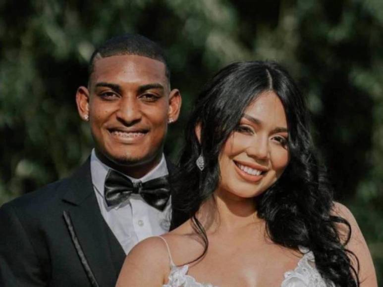 Joseph Rosales: El centrocampista se casó con la joven olanchana Yensy Bonilla. La boda fue en junio del 2023.