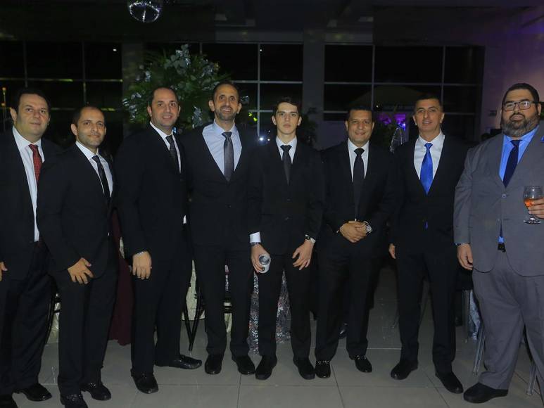Antonio Fanous, Ramy Sikaffy, Elias, Munir y Munir Emilio Ganineh, Zamir Chaín, Roberto Abud y Emil Kawas.