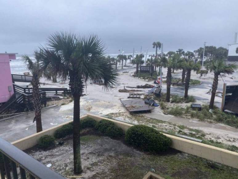 El huracán Sally tocó tierra la madrugada de este miércoles en el estado de Alabama, en la costa sur de Estados Unidos, con previsión de que provoque inundaciones 'históricas' y potencialmente mortales, según los meteorólogos.