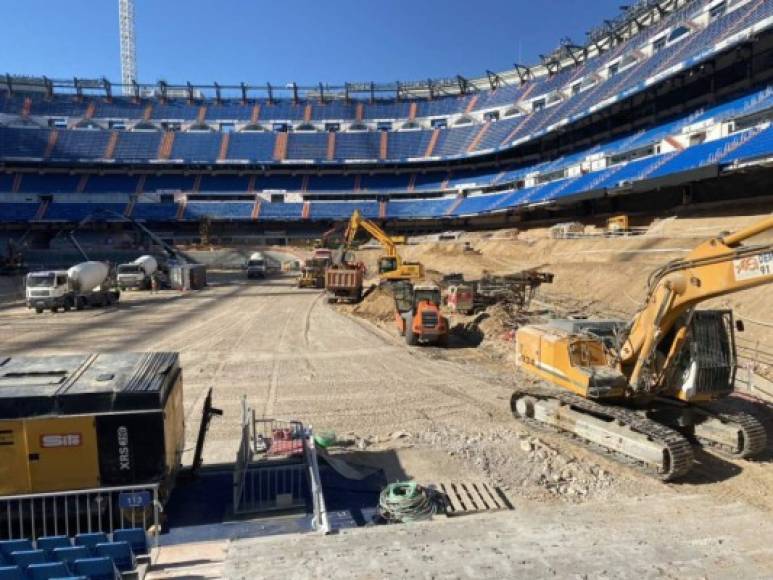 En las últimas fotos de la remodelación que salieron a la luz, la cueva se ve completamente cerrada. El encargado de publicar las imágenes fue el responsable de jardinería del Real Madrid, el británico Paul Burgess, quien está a cargo del cuidado de las canchas en las que hace de local el equipo clanco.