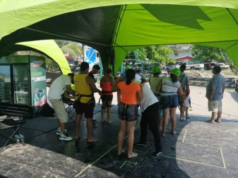 Muchos veraneantes compraron la bebida MountainDew para disfrutar de una aventura en el Canopy Extremo.