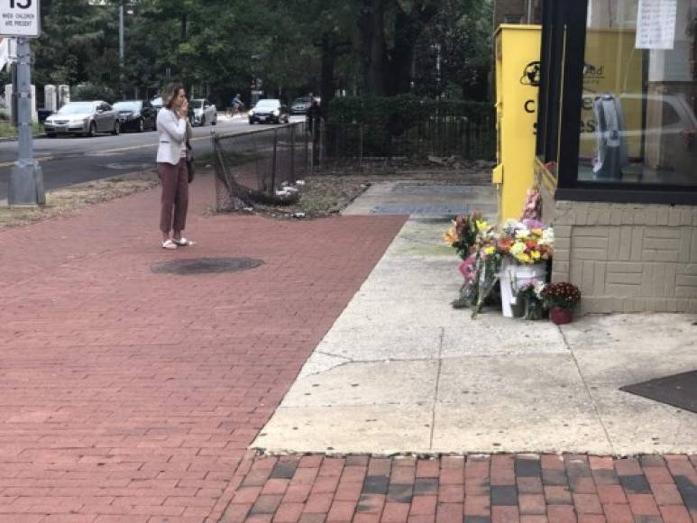 El asesinato de la joven causó conmoción en la capital estadounidense, donde sus amistades levantaron un memorial en el lugar del ataque.