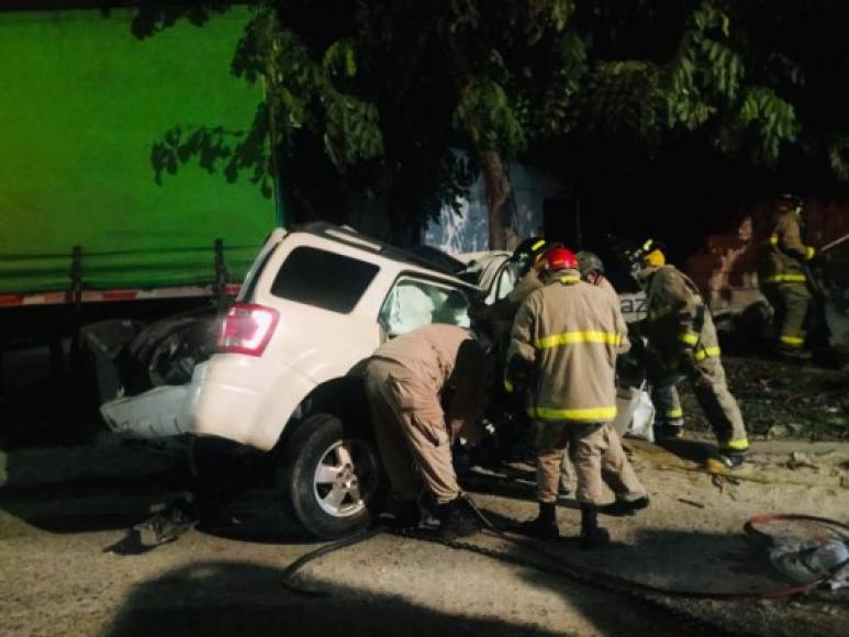 Tragedia familiar: Las imágenes del accidente que dejó tres niñas muertas en San Pedro Sula
