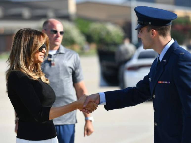 Este es el segundo viaje de Melania a la frontera, que la semana pasada sorprendió al realizar una visita a un albergue en Texas, tras rechazar la 'tolerancia cero' del presidente Donald Trump contra los indocumentados.