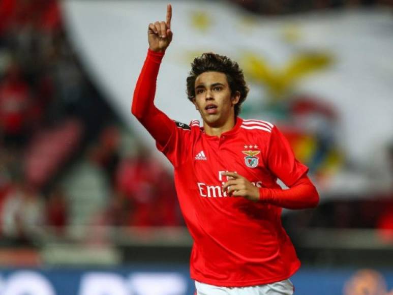 Joao Felix - En Lisboa, han tasado al joven delantero portugués en una claúsula de 120 millones de euros. La directiva del Benfica quiere que se quede un año más para que siga progresando. El Manchester City está intentando ficharlo. Es una de las grandes revelaciones de la temporada.
