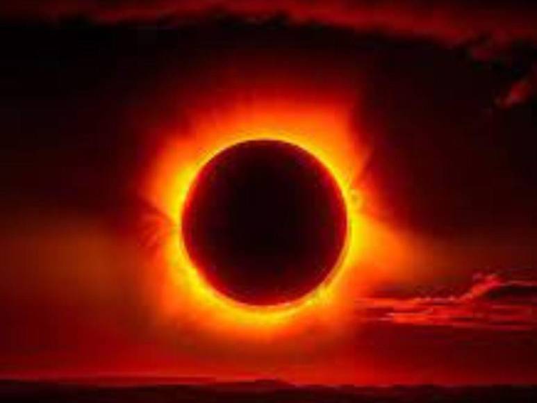 “Un experto que tenga ahí buen tacto con los tiempos de las exposiciones y todo eso del eclipse solar total, puede lograr una captura del cometa “Diablo” junto al eclipse solar”, subrayó Carías.