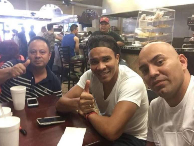 Rambo de León cuenta con muchas amistades en Estados Unidos y así lo presumen en redes sociales.