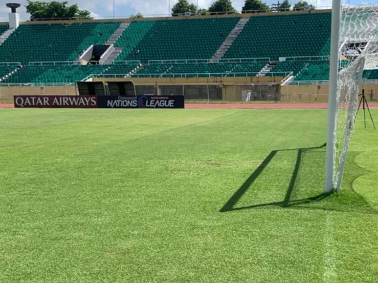 La grama del estadio ha tenido varias reparaciones e, incluso, se ha utilizado para partidos de béisbol de República Dominicana. Los caribeños son fuertes en esta disciplina deportiva.