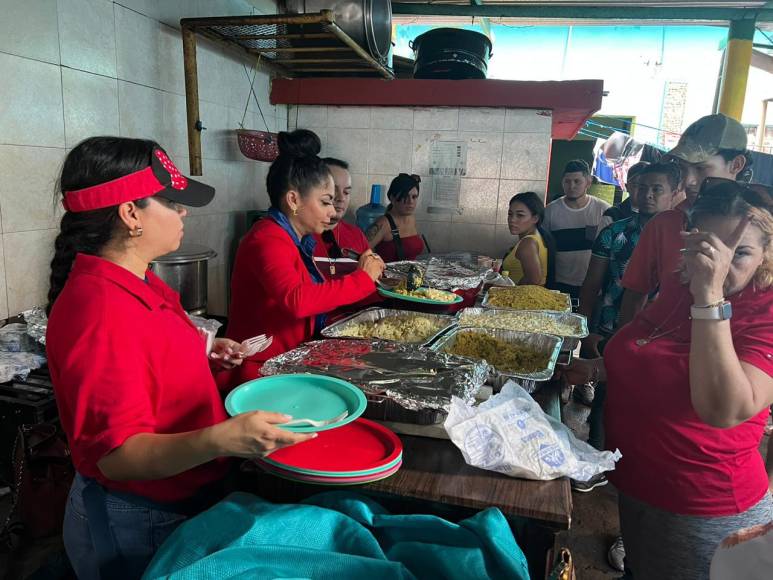 Aclara que “nosotros llevamos producto de primera, no andamos comprando sobras, no nos sobra el dinero, pero queremos dar lo mejor”.