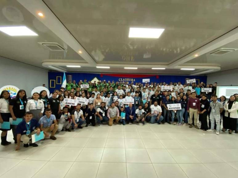 Decenas de estudiantes hondureños destacaron en la VII edición de la Olimpiada Hondureña de Física Elemental (OHF), desarrolladas en el departamento de Ocotepeque. En fotos los mejores momentos.
