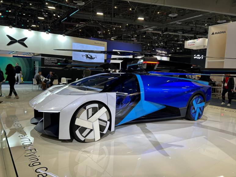 La empresa china XPeng Aeroht presentó en la nueva edición de la Consumer Electronics Show (CES) el EVTOL Flying Car, que como su nombre lo dice, es un concepto de auto volador. 
