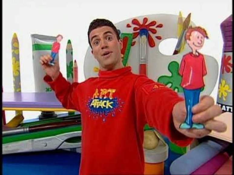 En 2003, después de grabar las dos temporadas de Art Attack en Londres (Reino Unido), Torres decidió regresar a México, para continuar sus estudios en la carrera de Ingeniería en Telemática y para dedicar más tiempo a su familia.