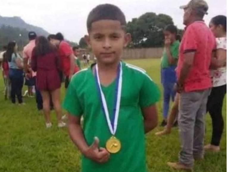 Tremenda consternación hay en la comunidad de Zapamateque en Arenal, Yoro en donde esta lunes 11 de diciembre fue asesinado el menor Fabricio Martín Soto Méndez de 12 años.