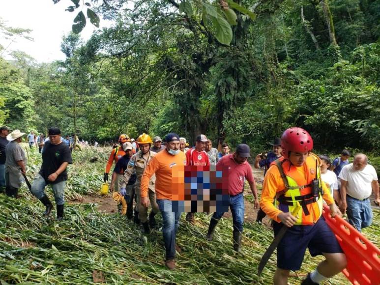 Desgarradoras imágenes del rescate de familia que murió ahogada en San Francisco de Yojoa