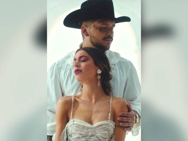 El cantante ha sorprendido a todos al aparecer en redes junto a Tini Stoessel.