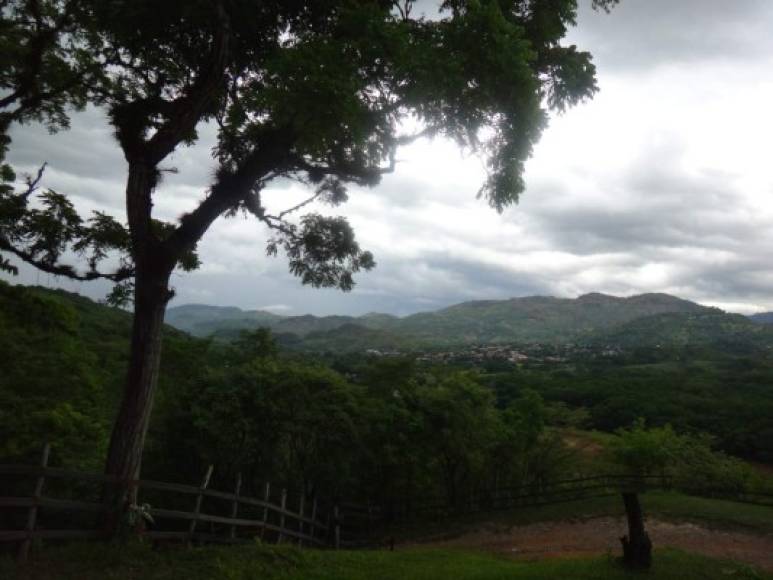 El atardecer captado desde La Hacienda San Lucas, Copán Ruinas, Honduras.