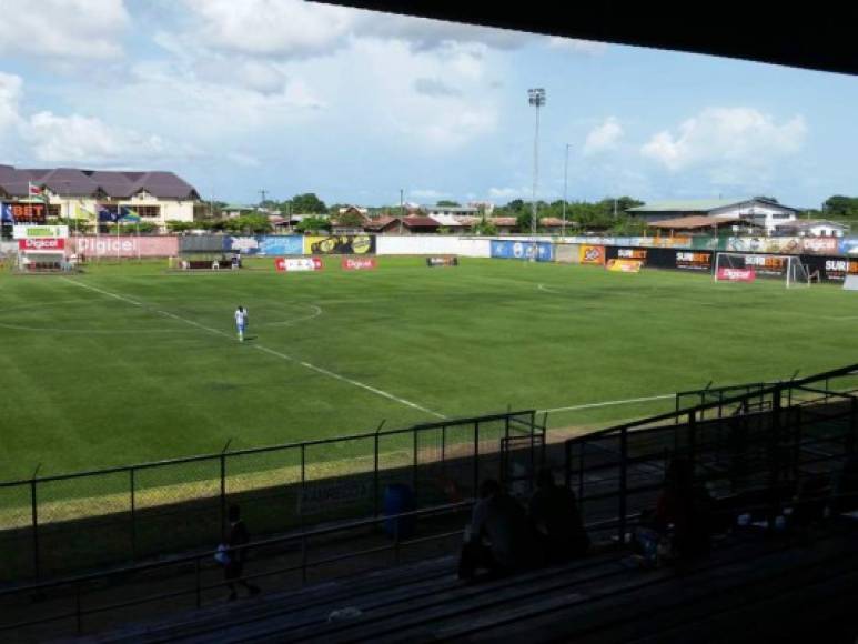 El tricampeón Olimpia estará jugando en este recinto deportivo que lleva por nombre el Franklin Essed de Paramaribo.
