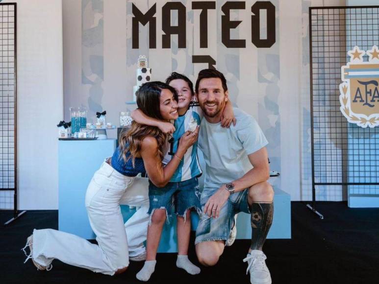 Mateo Messi tiene siete años, nació el 11 de septiembre del 2015 en Barcelona, España.