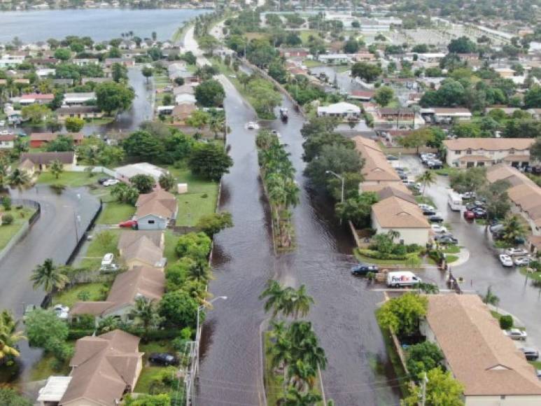 La tormenta tropical Eta dejó inundaciones este lunes en el sur de Florida luego de tocar tierra la noche del domingo, tras azotar Cuba y haber dejado antes un reguero de muerte y destrucción en Centroamérica y el sur de México.