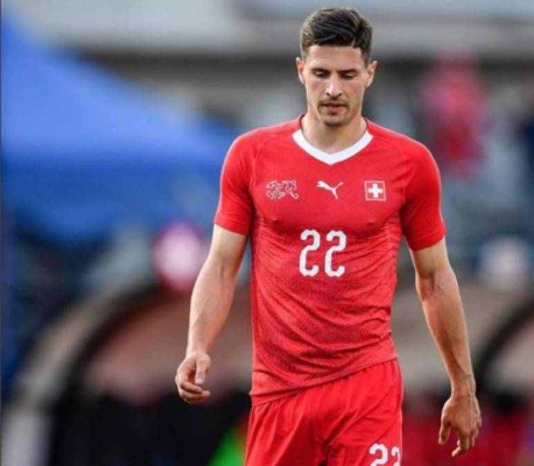 El defensa central de Suiza, Fabian Schär.