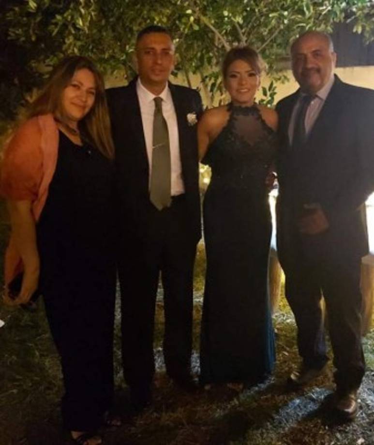 MIRA: <a href='https://www.laprensa.hn/fotogalerias/farandula/1342630-411/bodas-famosos-mas-buscadas-google-2019' style='color:red;text-decoration:underline' target='_blank'>10 bodas de famosos más buscadas en Google en 2019</a>