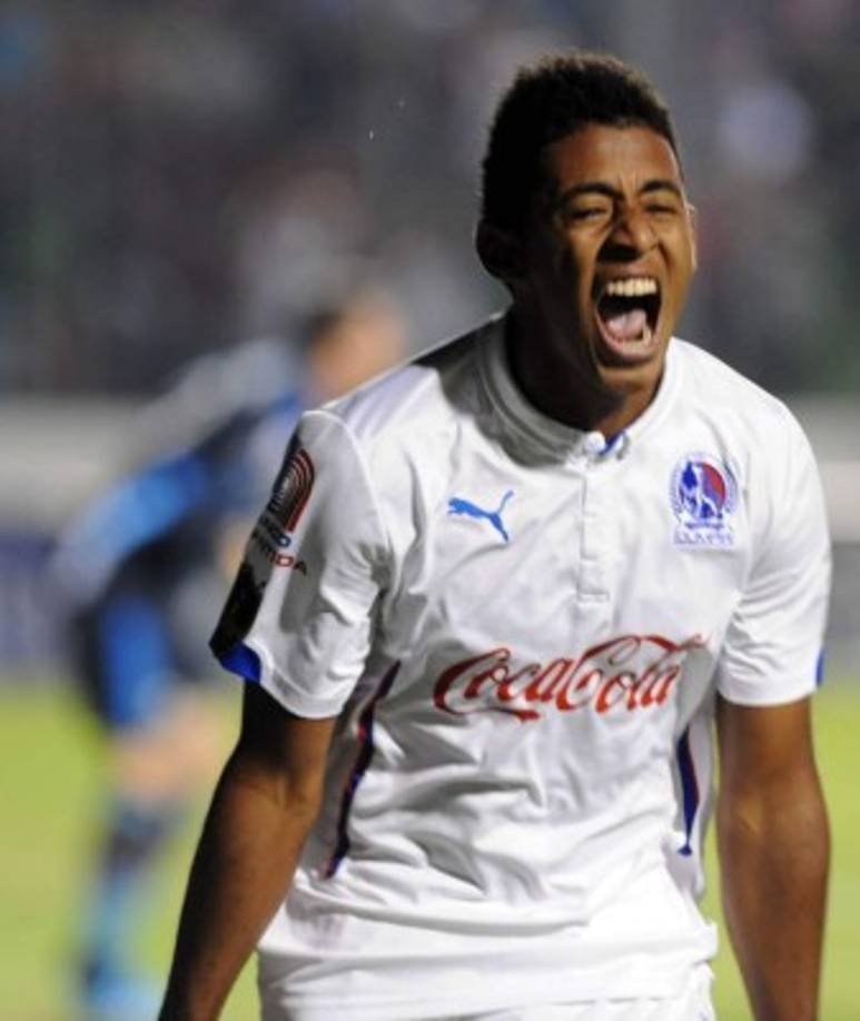 Secuencia de la celebración del 'Choco' Lozano tras marcar el 2-0 del Olimpia.