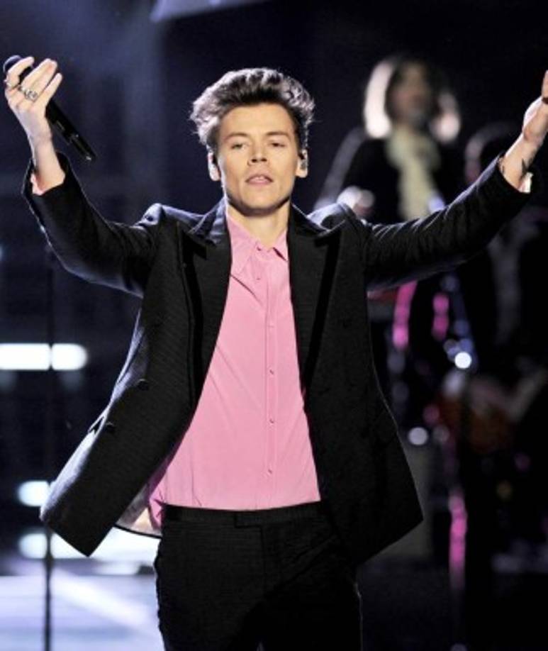 Harry Styles, 25 años <br/><br/>El exintegrante de One Direction llegó sorpresivamente al tercer puesto con 82.5 millones de dólares gracias a su inmersión en la moda y su papel de productor y actor.
