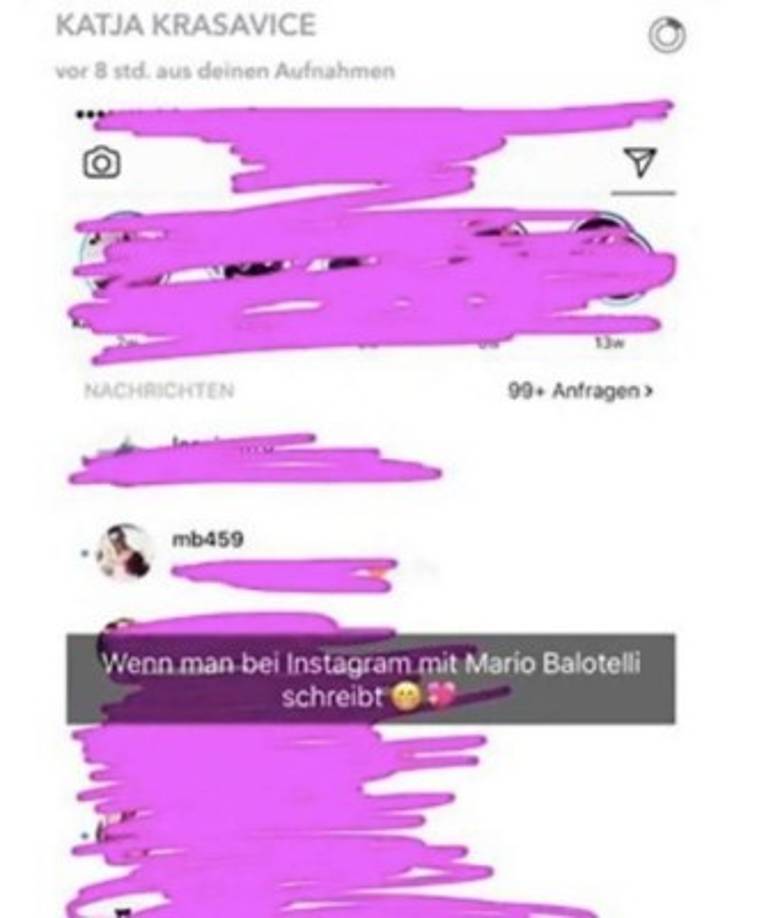 'Cuando escribas en Instagram con Mario Balotelli', dijo ella mostrando que había conversado con el italiano pero tuvo que tapar los mensajes intercambiados.