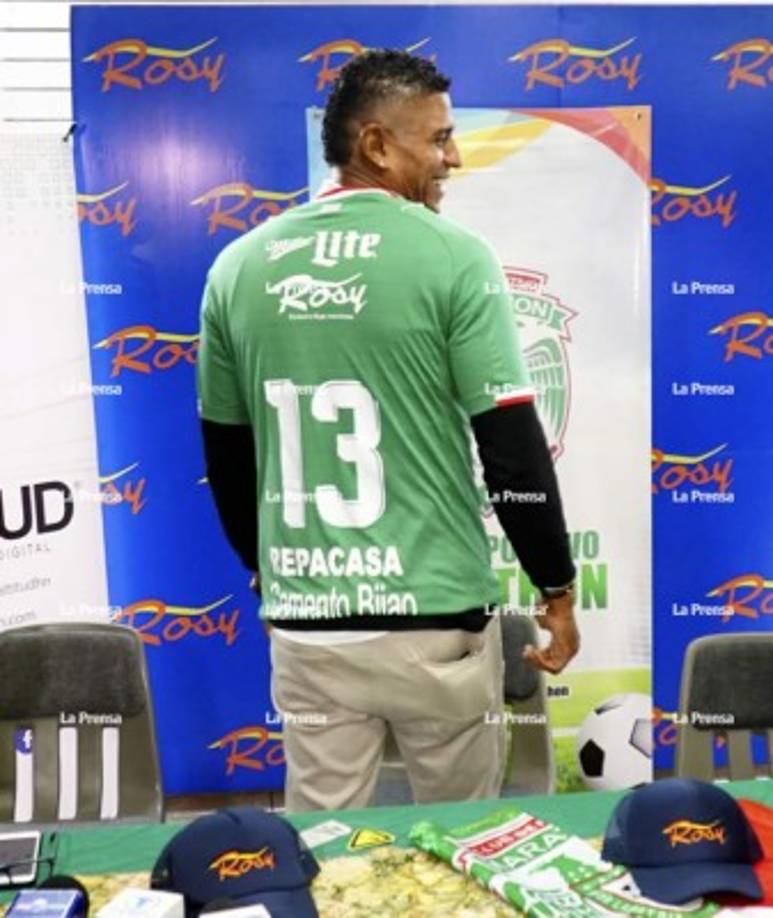 Carlo Costly lucirá el número 13 en su espalda.