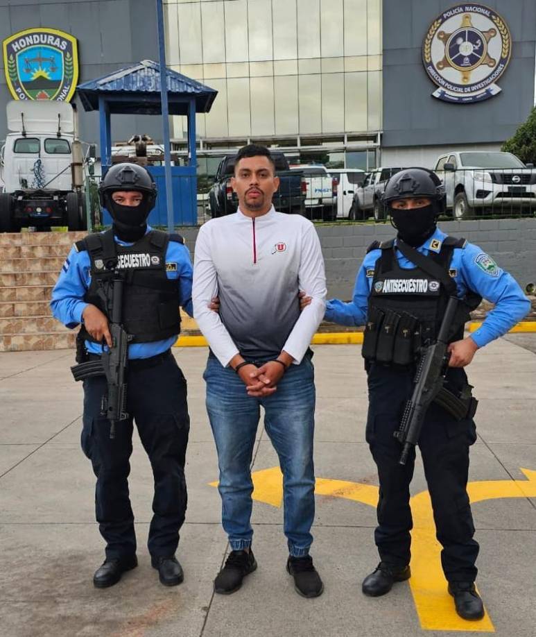 Según la DPI, “con el avance de las investigaciones se logró la identificación de los ahora detenidos como responsables”. Los detenidos son: Gustavo Adolfo Ordoñez Escoto alias “Mango” de 35 años, Josué Adonay Rivera Pérez alias “el Flaco” de 28 años y Ernesto Amador Galindo alias “Neto” de 36 años.