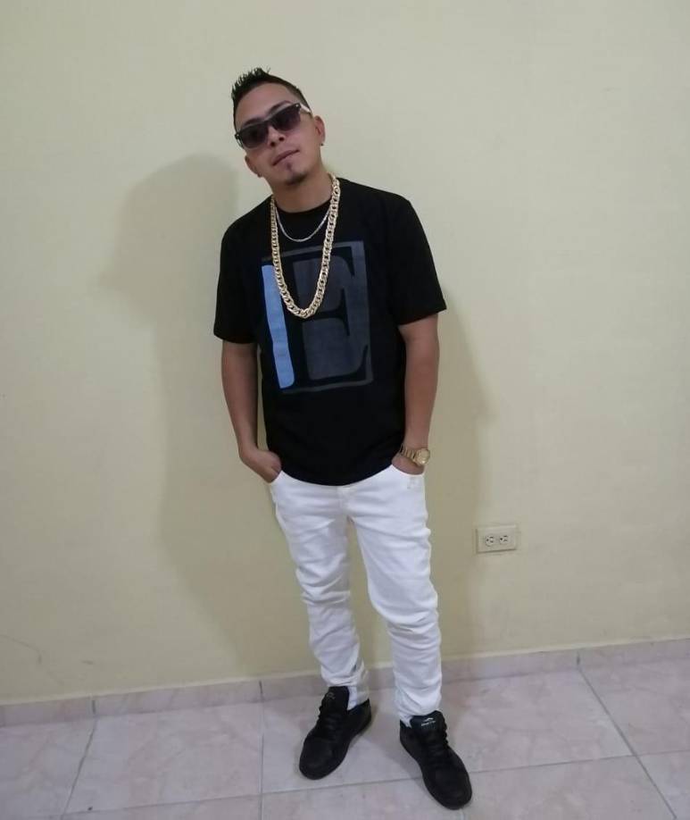 La última publicación que hizo en Facebook, unas horas antes de su asesinado, fue una fotografía de él con la leyenda “Yo llegaré donde tenga que llegar”. 