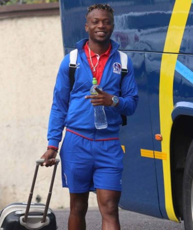 Kevin Álvarez: El lateral derecho finalizó su contrato con Olimpia y por ahora no define su futuro. Todo indica que se convertirá en nuevo legionario hondureño.