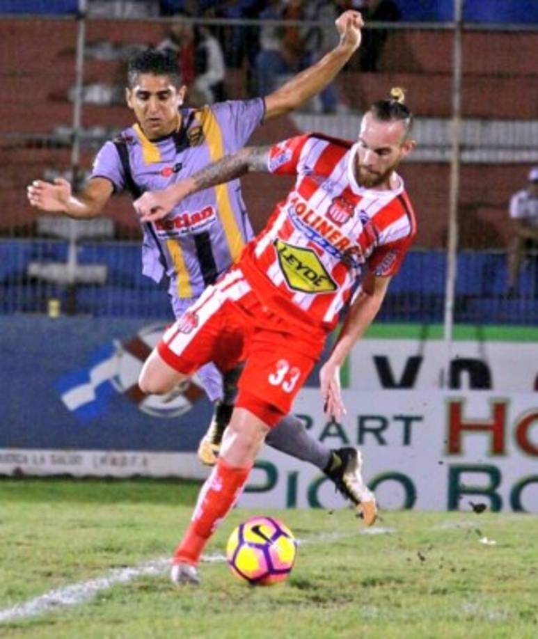 Richard Rodríguez: El volante uruguayo sorpresivamente ha anunciado que no sigue en Honduras tras haber jugado con el Vida y se marcha a Nicaragua en donde jugará con el Real Estelí de aquel país.