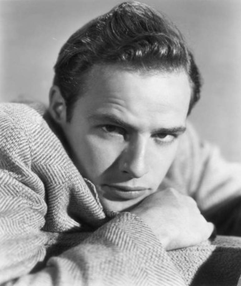 Dean, considerado sucesor de Brando, se destacó en papeles que su ídolo rechazó en 'Rebelde sin causa' y 'Al este del paraíso'.