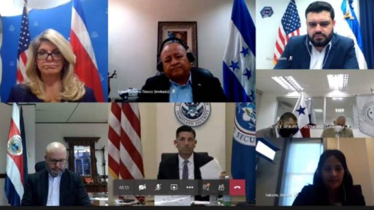 Los funcionarios de los países centroamericanos y de Estados Unidos durante la reunión virtual.