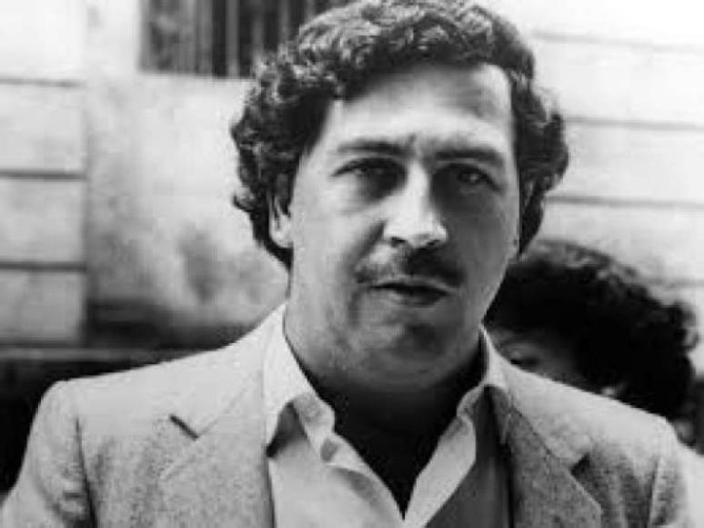 Se confirmó que Matta mantenía vínculos con Pablo Emilio Escobar Gaviria, em más connotado de los capos de la droga a nivel mundial. Su habilidad para los negocios llegó a que mexicanos y colombianos conciliaran para traficar con droga y enviar, principalmente, a Estados Unidos toneladas de cocaína y marihuana.