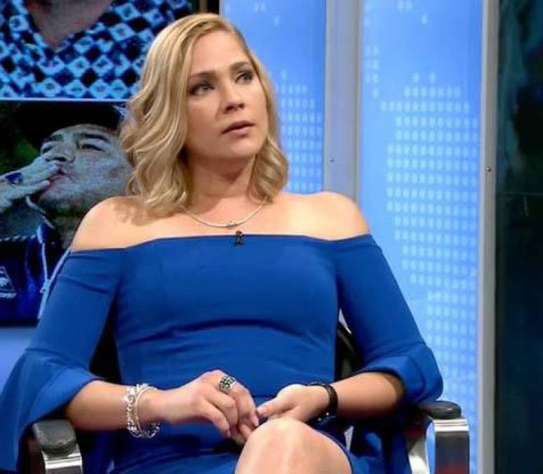 Uno de los momentos más impactantes de la entrevista fue cuando ella confesó que Maradona la impulsó a meter al mundo de las drogas: ““Yo intentaba, pero no podía salir. Era una espiral. Cuando salía de la droga me refugiaba en el alcohol”, contó Mavys sin poder contener las lágrimas.