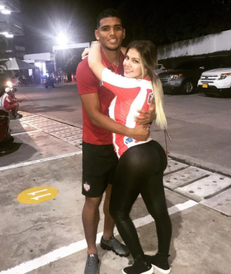 Según cuenta Pérez, la imagen estaba guardada en un celular que le robaron a su esposa, por lo que no es la primera vez que reciben llamadas de extorsión.