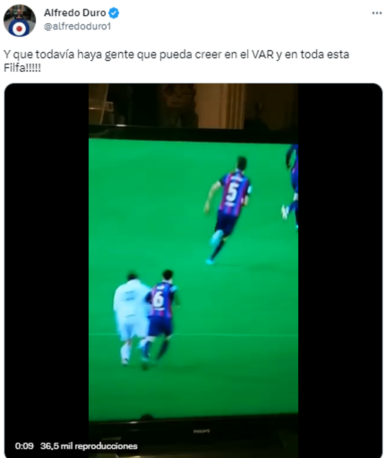 Alfredo Duro: “Y que todavía haya gente que pueda creer en el VAR y en toda esta Filfa”.