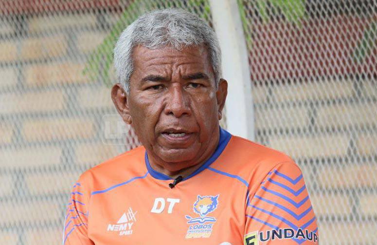 Héctor Castellón confiesa enfermedad que sufre: “No puedo caminar”