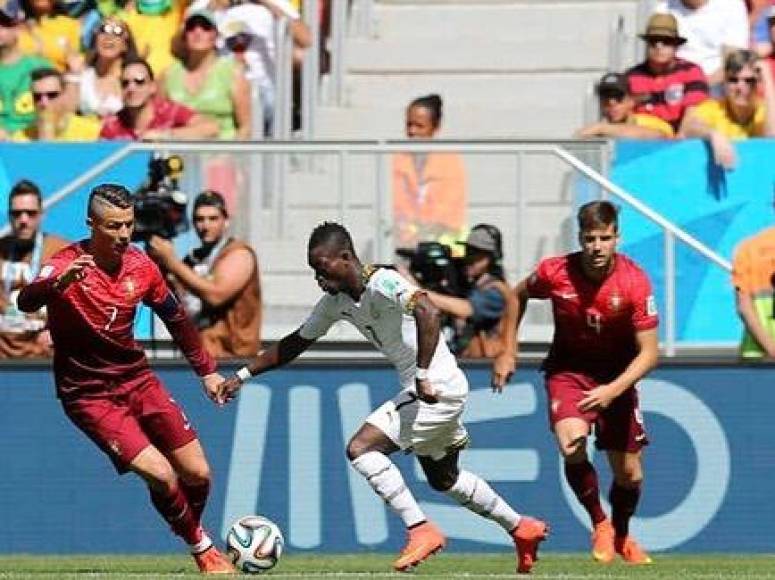 El jugador tuvo participación durante esa Copa del Mundo, en donde su selección quedó eliminada en la primera fase tras un empate y dos derrotas.