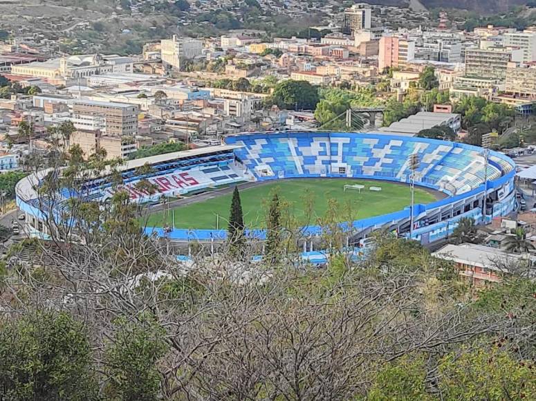 Así se observa el coloso capitalino desde el Cerro Juana Laínez, una de las reservas más cercanas al Estadio Nacional.